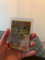 Charizard (base) 4/102, Hobby en Vrije tijd, Verzamelkaartspellen | Pokémon, Ophalen of Verzenden, Zo goed als nieuw, Losse kaart
