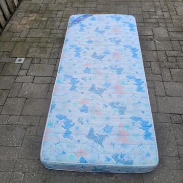 Matras - Eenpersoons beschikbaar voor biedingen