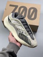 Yeezy 700 v3 | diverse maten en kleuren, Nieuw, Ophalen of Verzenden, Yeezy, Zwart