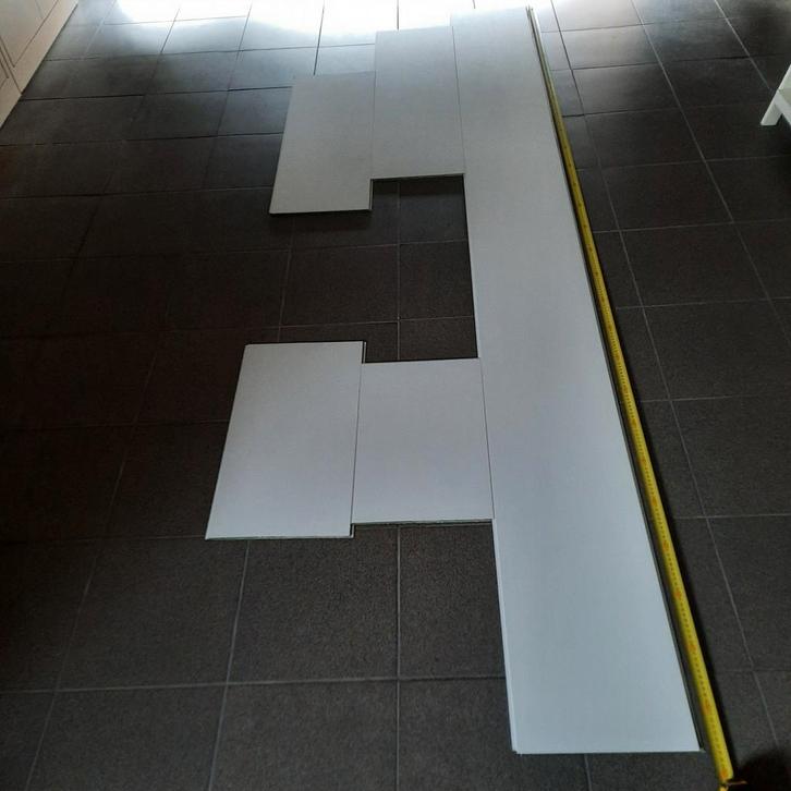 Plafondpanelen parelwit. Vochtbestendig - Restpartij, Doe-het-zelf en Verbouw, Platen en Panelen, Nieuw, Hout, Minder dan 20 mm