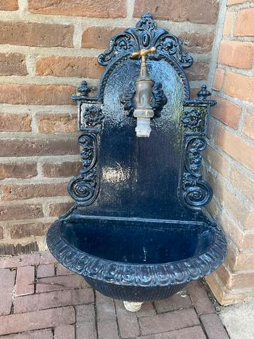 Gietijzeren wandornament blauw beschikbaar voor biedingen