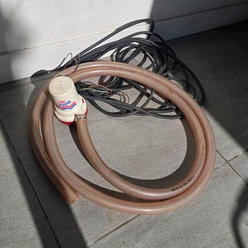 RULE 1500 Bilgepomp 12V beschikbaar voor biedingen