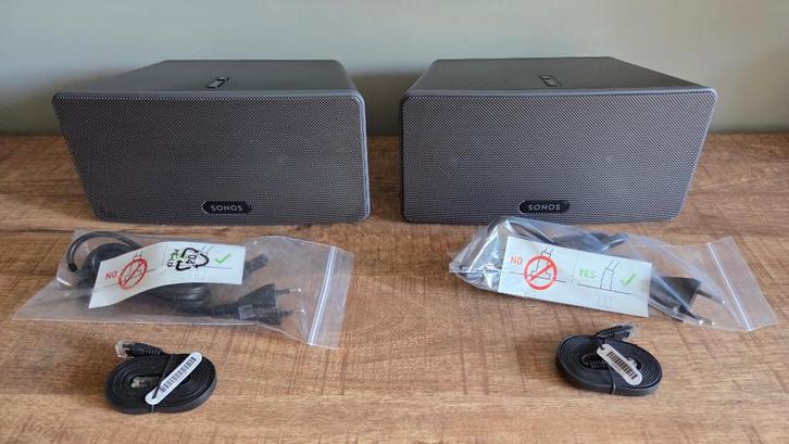 Sonos Play3 set met Flexson muurbeugels, Audio, Tv en Foto, Luidsprekers, Zo goed als nieuw, Front, Rear of Stereo speakers, Minder dan 60 watt