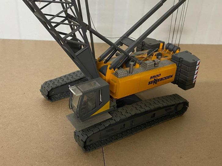CONRAD 2733 SENNEBOGEN 5500 STARLIFTER CRAWLER KRAAN 1:50, Hobby en Vrije tijd, Modelauto's | 1:50, Gebruikt, Hijskraan, Tractor of Landbouw