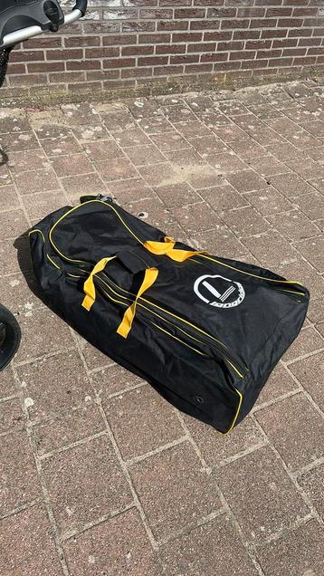 Beschermtas voor golftrolley beschikbaar voor biedingen