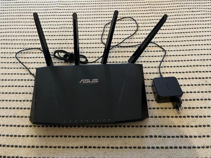 ASUS RT-AC87U – Snelle Dual-Band AC2400 WiFi Router/Switch, Computers en Software, Accesspoints, Zo goed als nieuw, Ophalen