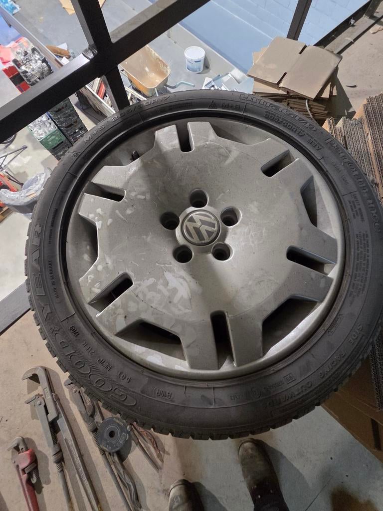 1 set vw banden velgen met 4 goed s+m banden., Ophalen of Verzenden