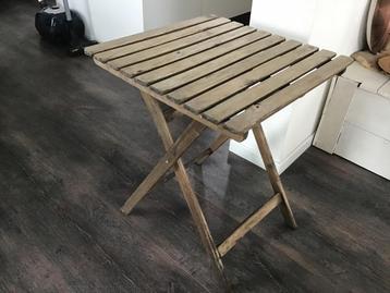 Hardhouten bistrotafel beschikbaar voor biedingen