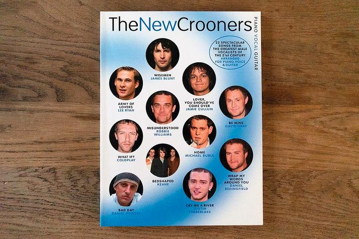 The New Crooners - bladmuziek piano / vocal / guitar, Muziek en Instrumenten, Bladmuziek, Zo goed als nieuw, Artiest of Componist