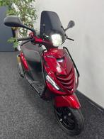 Piaggio Zip | Candy Red | Nieuwstaat, Fietsen en Brommers, Scooters | Piaggio, Ophalen, Maximaal 45 km/u, Zip, Zo goed als nieuw