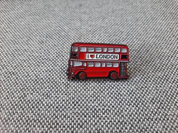 1 Rode dubbeldekker bus pin met I love London te koop beschikbaar voor biedingen