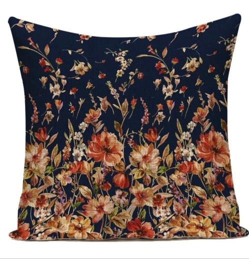 2 x Nieuwe Bloemen Kussenhoezen. Maat 45 x 45 cm. Nu 10,00, Huis en Inrichting, Woonaccessoires | Kussens, Nieuw, Overige kleuren