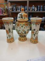 Delfts kaststel aardewerk vazen plus pot met deksel, Ophalen of Verzenden