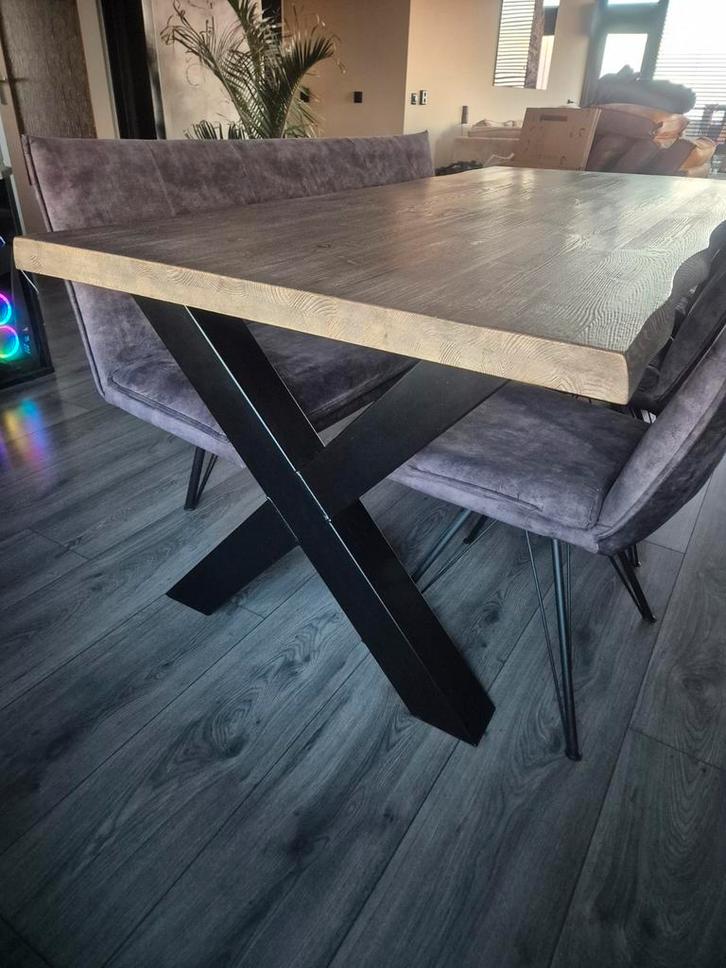 Boomstamtafel met bank en stoelen - Industrieel, Huis en Inrichting, Tafels | Eettafels, Zo goed als nieuw, 50 tot 100 cm, 200 cm of meer
