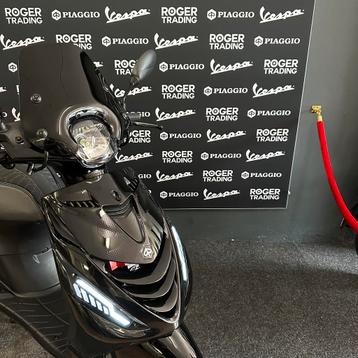 Piaggio Zip 50 Brom 4T 3V Glans zwart 2023 alpha led 3.046km beschikbaar voor biedingen