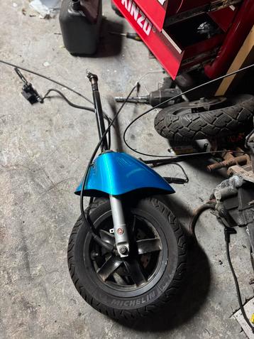 Piaggio zip voorvork compleet beschikbaar voor biedingen