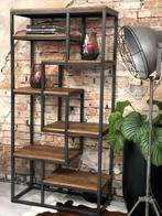 Industriële kast met houten planken en metalen frame, Huis en Inrichting, Met plank(en), Gebruikt, 100 tot 150 cm, Ophalen of Verzenden