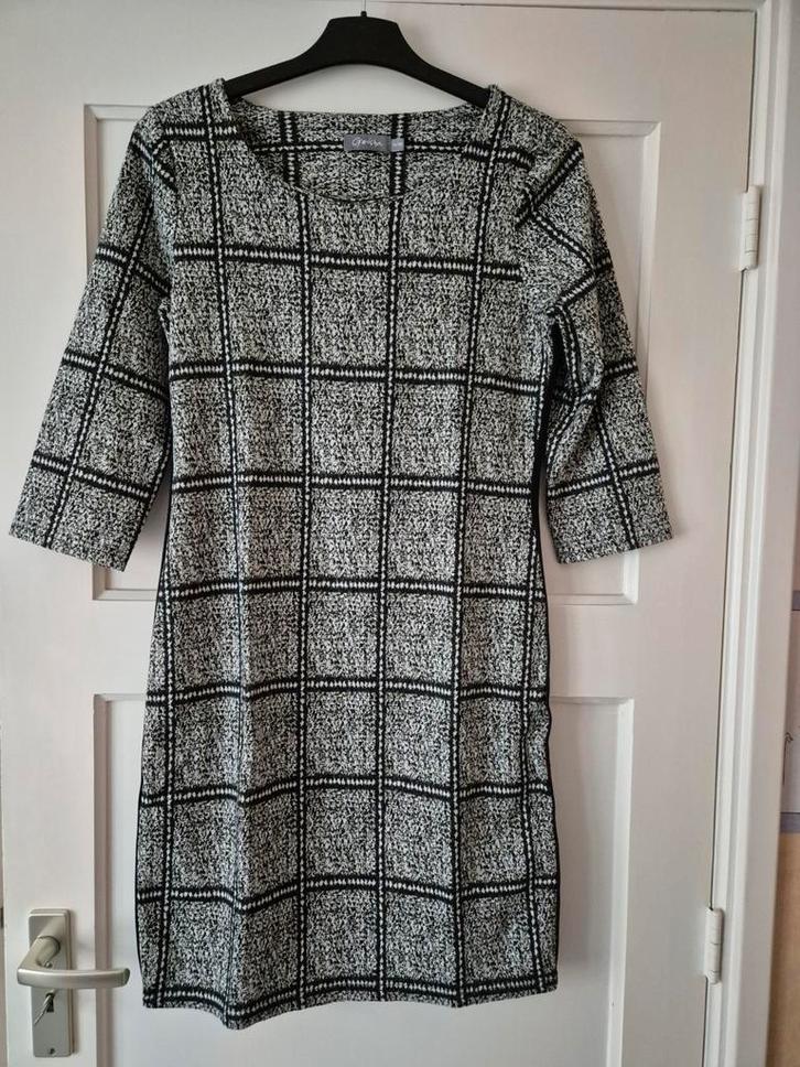 Geisha Jurk Maat M - Blauw/Groen Accent, Kleding | Dames, Jurken, Zo goed als nieuw, Maat 38/40 (M), Blauw, Knielengte, Ophalen of Verzenden
