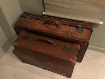 2 Stoere grote lederen koffers beschikbaar voor biedingen