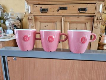3 mokken van Douwe Egberts beschikbaar voor biedingen