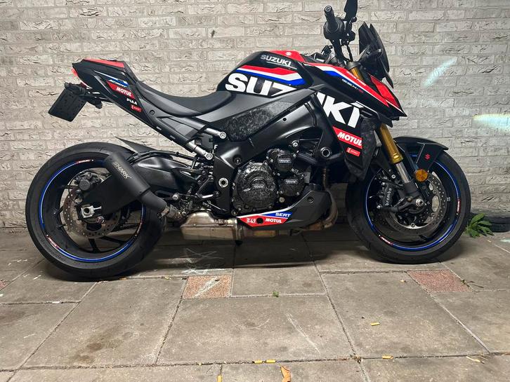 Suzuki GSXS-1000 2024 | Sert uitvoering | Garantie | 5250KM, Motoren, Motoren | Suzuki, Particulier, Naked bike, meer dan 35 kW