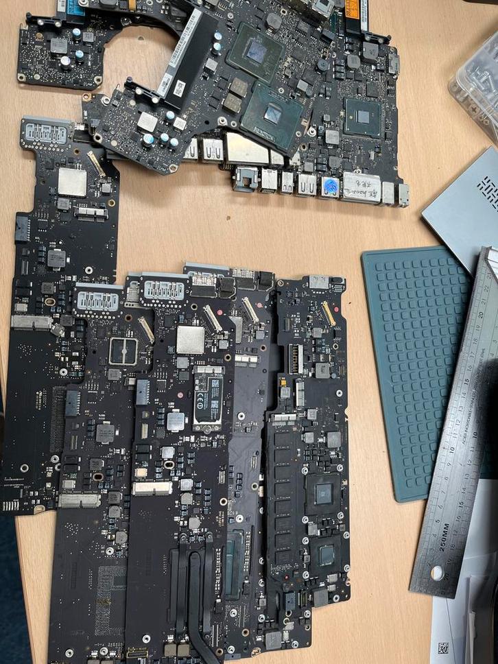 Macbook Pro/Air Logicboards - 13 stuks - Voor Onderdelen, Computers en Software, Moederborden, Niet werkend, Intel, Verzenden