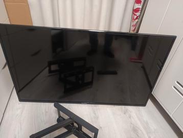 Salora uhd43inch 2800 nog als nieuw! beschikbaar voor biedingen