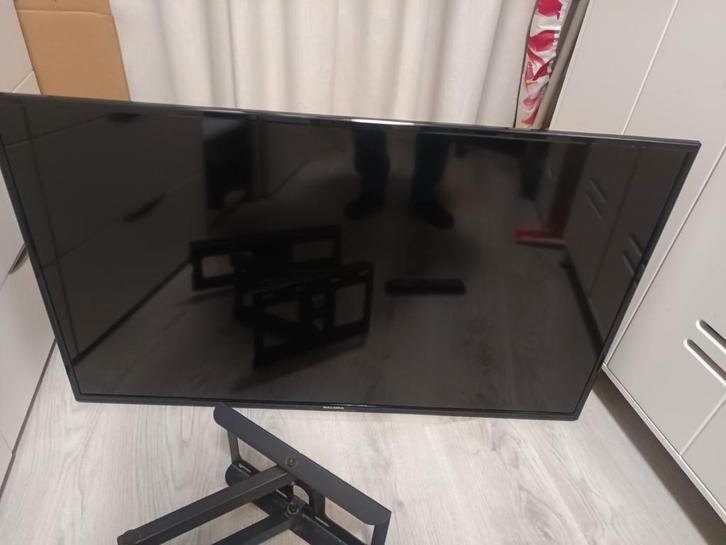 Salora uhd43inch 2800 nog als nieuw!, Audio, Tv en Foto, Professionele Audio-, Tv- en Video-apparatuur, Ophalen