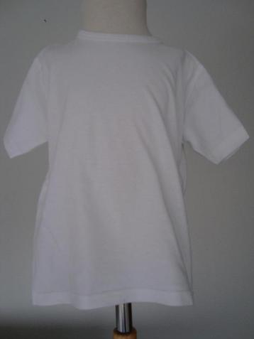 HEMA wit shirt 98-104 in ~~nieuw~~ staat beschikbaar voor biedingen
