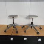 Ahrend krukken - multiplex houten zitting - 51 cm zithoogte, Ophalen of Verzenden, Hout