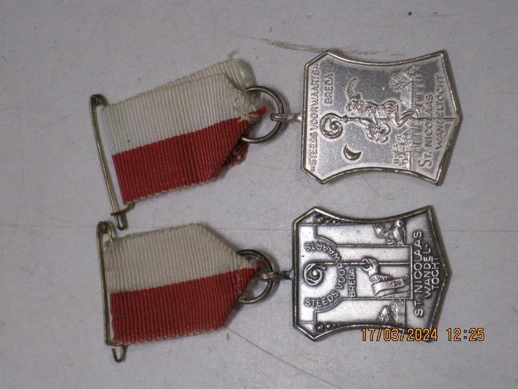 2x sinterklaas medailles uit breda (297), Diversen, Sinterklaas, Gebruikt, Ophalen of Verzenden