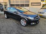 Opel Astra GTC 1.8 Executive AIRCO..NAVI, Auto's, Opel, Stof, Gebruikt, Zwart, 4 cilinders