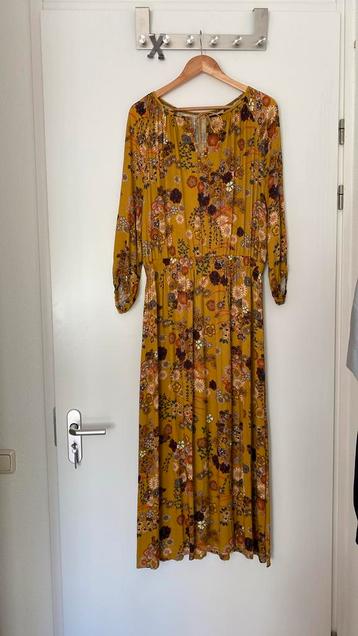Nieuwe Bohemian jurk, oker met bloemen, maat 40/42