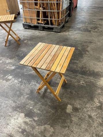 Bistrotafels in ibc's ca 650 stuks beschikbaar voor biedingen