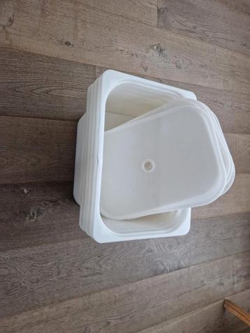 Ikea opbergbakken (stapelbaar) met deksel 39 x 26 x 21 beschikbaar voor biedingen