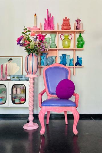 Prachtige antiek opgeknapte swirl planten/bijzet tafel beschikbaar voor biedingen