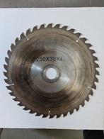 Te koop gebruikt zaagblad 250 x 30 x 40T, Doe-het-zelf en Verbouw, Gereedschap | Zaagmachines, Ophalen of Verzenden, Gebruikt