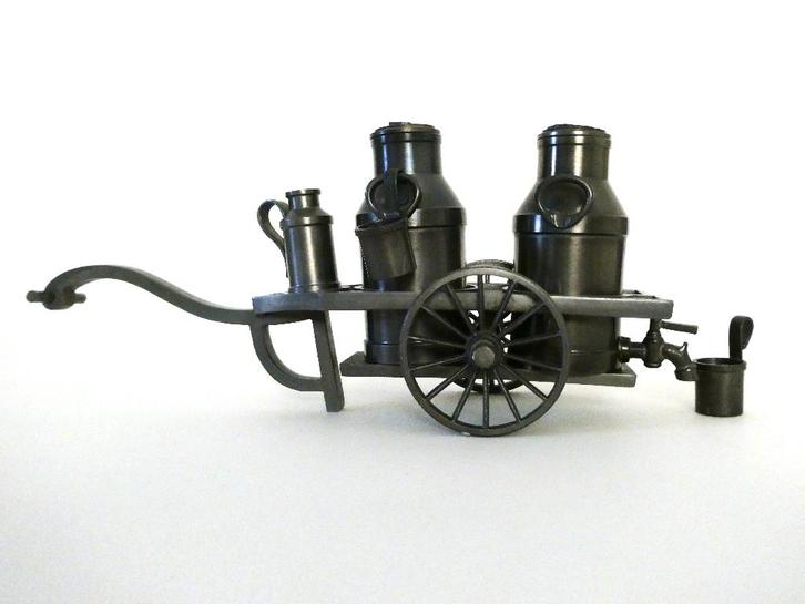 Decoratieve melkkar van tin met melkbussen, Antiek en Kunst, Antiek | Tin, Ophalen of Verzenden