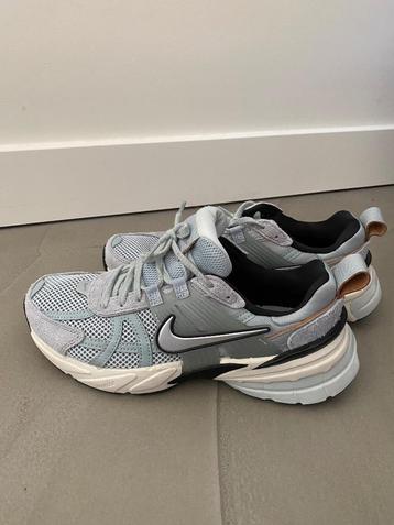Nike V2K Run - FN6701-003 - Maat 39 Dames beschikbaar voor biedingen