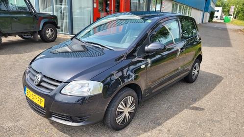 Volkswagen Fox 1.2 40KW 2006 Zwart nieuwe apk slechts 85dkm!, Auto's, Volkswagen, Bedrijf, Fox, ABS, Airbags, Boordcomputer, Elektrische buitenspiegels