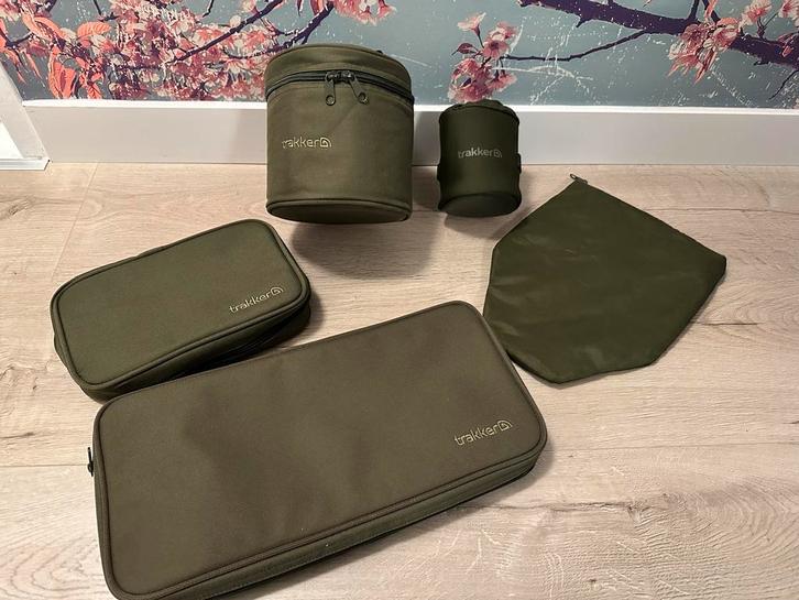 Trakker Vis Tassen Set, Watersport en Boten, Hengelsport | Karpervissen, Zo goed als nieuw, Ophalen of Verzenden