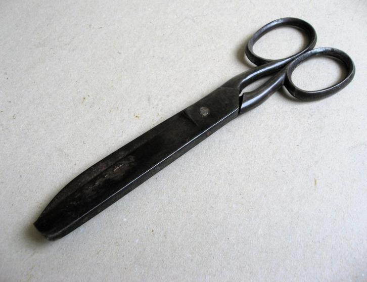 Antieke kleermakersschaar met stompe punt, Klophaus, Antiek en Kunst, Antiek | Gereedschap en Instrumenten, Ophalen of Verzenden