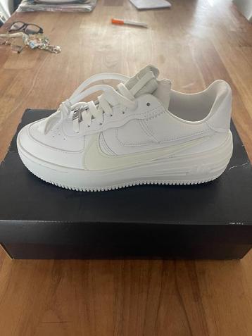 Nike air force 1 beschikbaar voor biedingen
