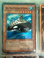 Orca Mega-Fortress of Darkness Yu-Gi-Oh! Kaart, Hobby en Vrije tijd, Verzamelkaartspellen | Yu-gi-Oh!, Ophalen of Verzenden, Gebruikt