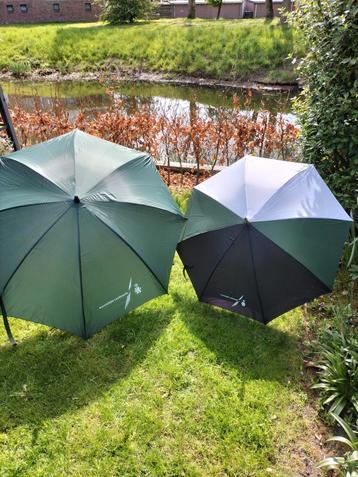 2x paraplu met landmachtlogo beschikbaar voor biedingen