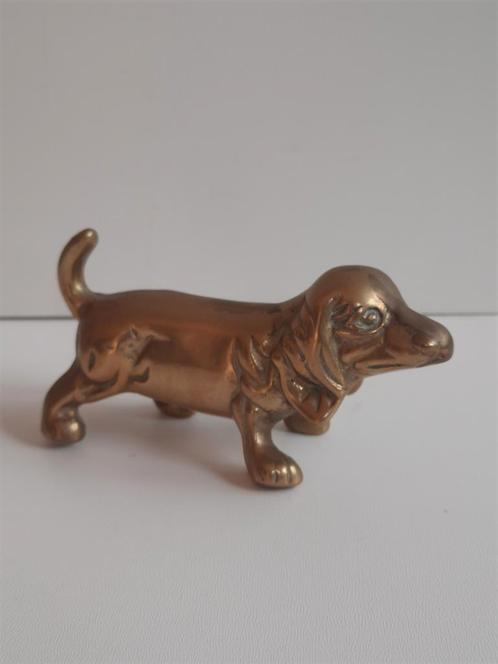 Vintage massief messing  Basset Hound-beeldje, Verzamelen, Beelden en Beeldjes, Zo goed als nieuw, Dier, Ophalen of Verzenden