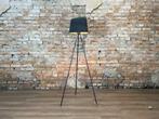 Tom DIxon Felt Tripod Stand bij TheReSales, Ophalen of Verzenden, Zo goed als nieuw, Metaal, 150 tot 200 cm