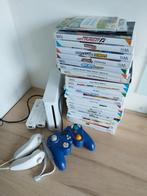 Nintendo Wii met controllers en 20+ spellen, Spelcomputers en Games, Spelcomputers | Nintendo Wii, Met 2 controllers, Gebruikt