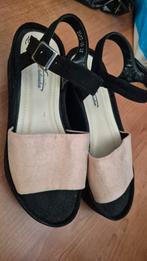 Zalmkleurige sandalen met plateauzool - Maat 37, Nieuw, Roze, Sandalen of Muiltjes, Ophalen of Verzenden