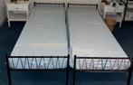 Bed zwart 83bx204L 2 stuks, Huis en Inrichting, Slaapkamer | Bedden, Ophalen of Verzenden, Zo goed als nieuw